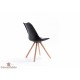 Chaises scandinave noires et pieds bois