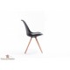 Chaises scandinave noires et pieds bois