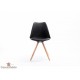 Chaises scandinave noires et pieds bois